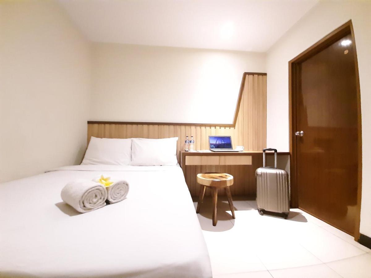 Hotel Pantes Kota Lama Semarang Exterior foto