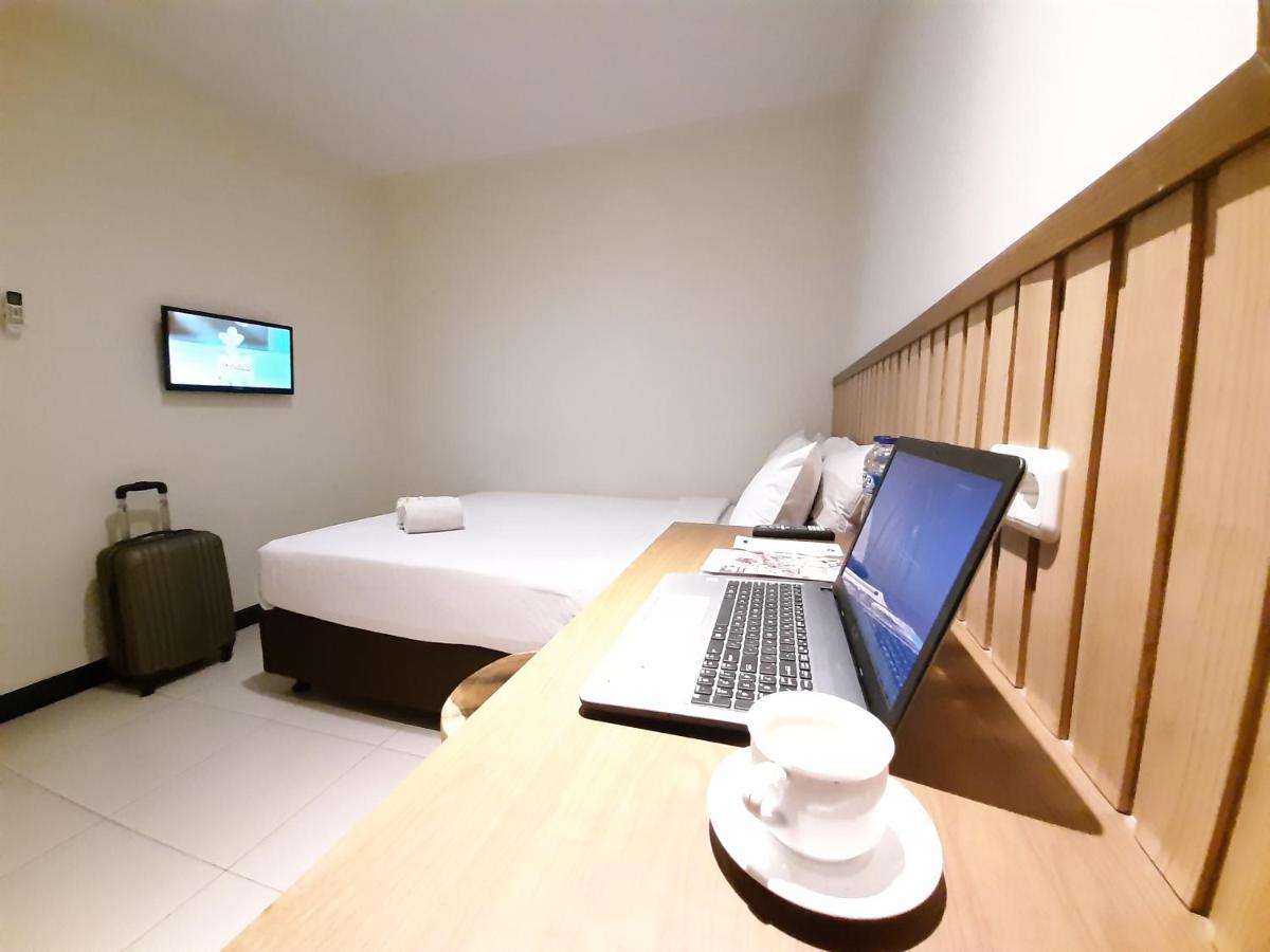 Hotel Pantes Kota Lama Semarang Exterior foto