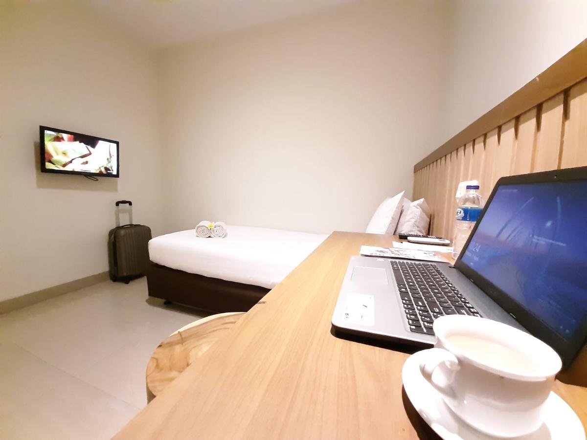 Hotel Pantes Kota Lama Semarang Exterior foto